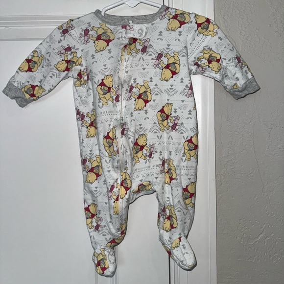 Disney Baby Winnie the Pooh Sleep and Play Footie Pajamas 0-3 months - Picture 5 of 6